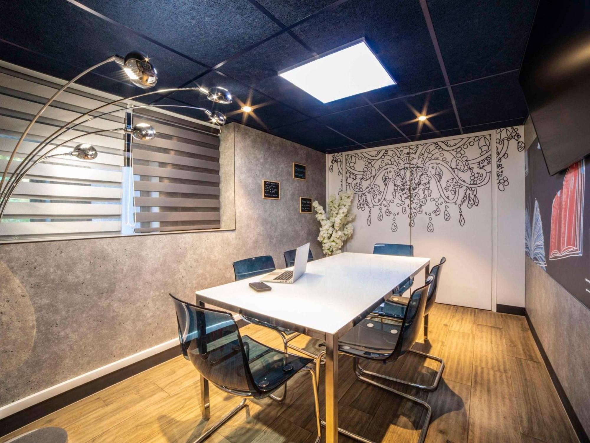 Hotel Ibis Budget Paris Mairie 2*
