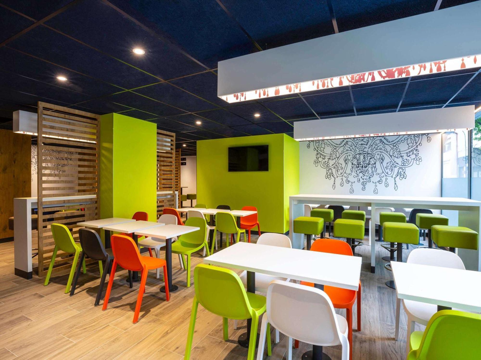 Hotel Ibis Budget Paris Mairie 2*